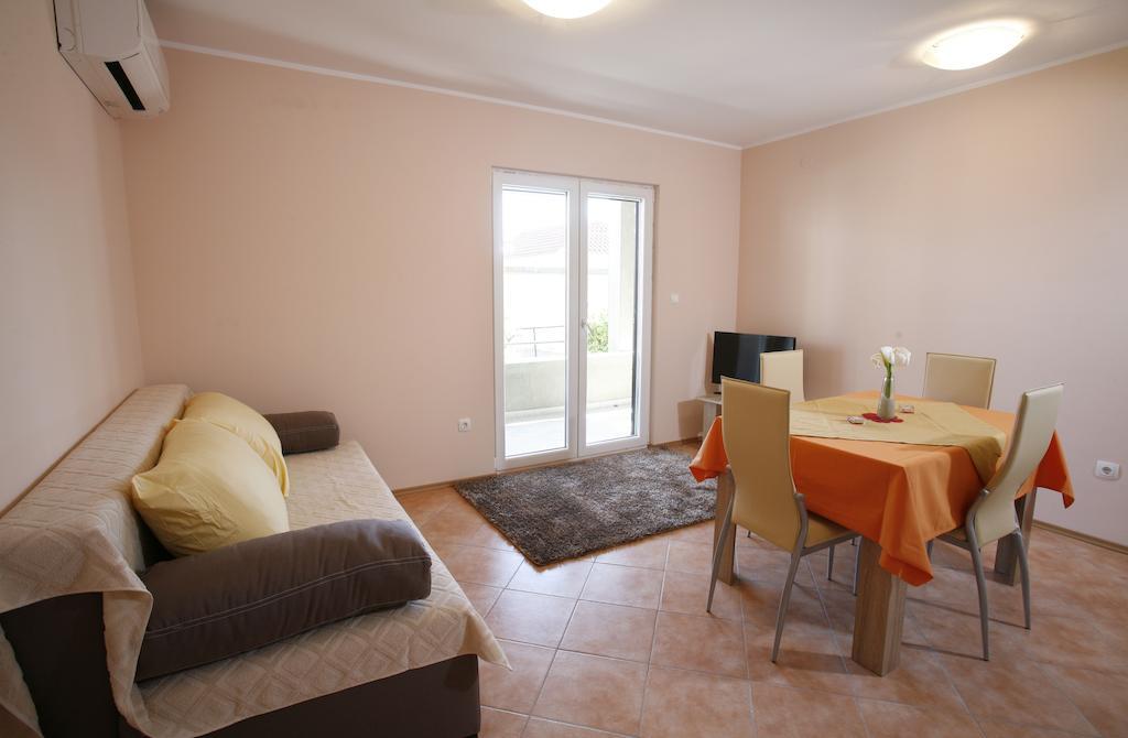 Apartment Fila I Jure Solin Zimmer foto