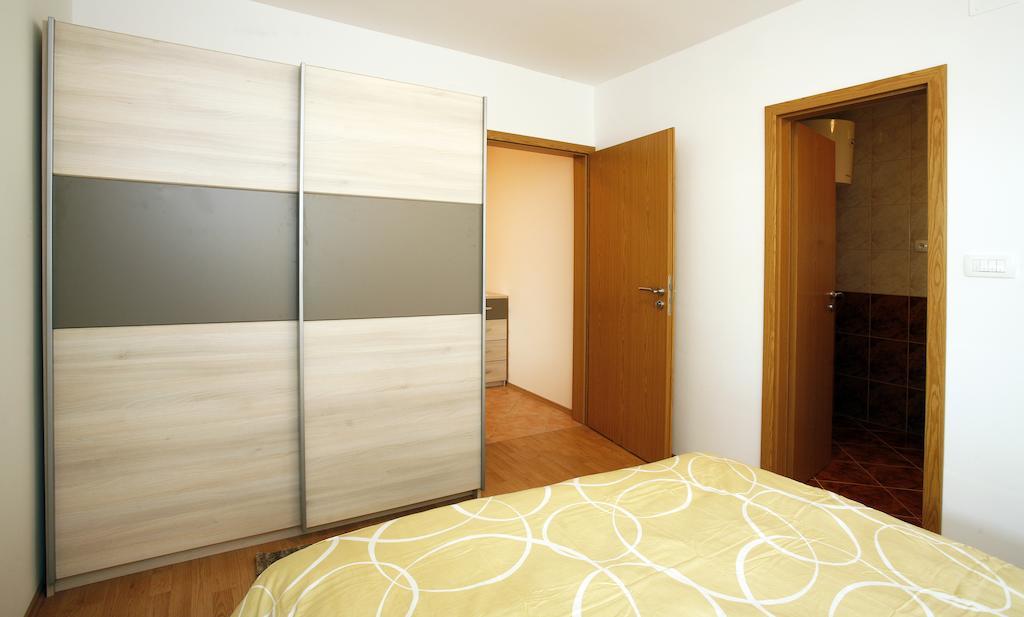 Apartment Fila I Jure Solin Zimmer foto