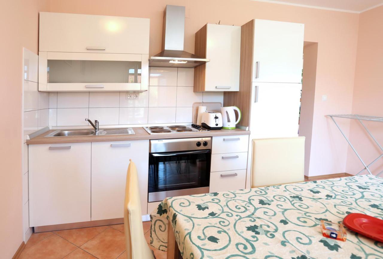 Apartment Fila I Jure Solin Zimmer foto